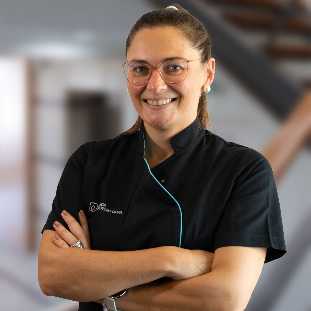 Vânia Oliveira – Coordenadora _ Assistente Dentária